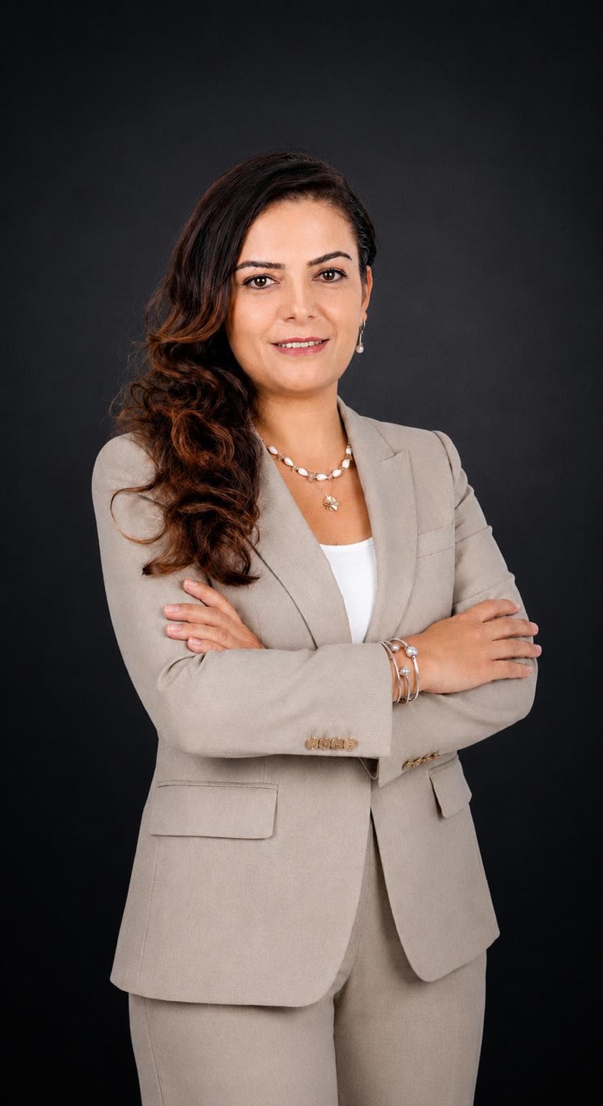 Şükran Boyraz Uğurlu ofis ortamında
